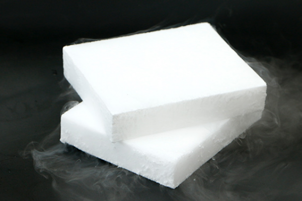 1升干冰產(chǎn)生多少氣體（多少干冰能讓一升水結(jié)冰）